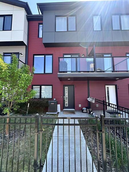 Cozy 3 bed 2.5 bath townhouse with A/C in Heritage Valley for rent