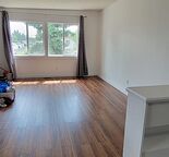 $1,550 | 2 Bedroom Main Floor | 850 sq ft | Laundry & Parking