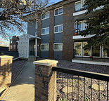 BRIGHT  & BEAUTIFUL 1 Bed, 1 Bath in Trendy Bankview!