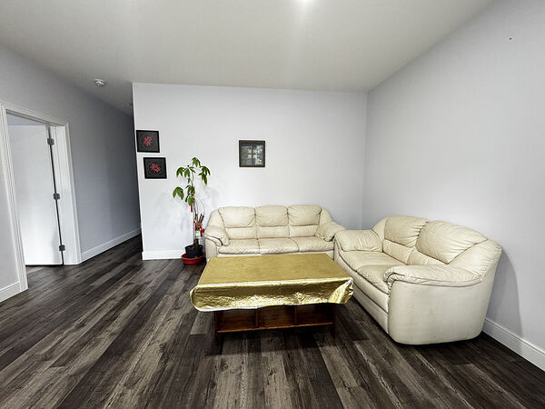 Main Floor, 3 Rooms for Rent - Students & Professionals, Close to NAIT and LRT