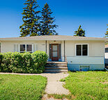 Inner City 3 Bedroom Double Garage Extra Backyard Parking |Great Location
