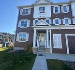 Beautiful 3 bed End-Unit Townhouse in Cityscape!