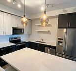 A/C, 2 Beds/2 Baths, 2 Parkings, Top floor