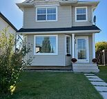Spacious 3 Bedroom Home with an Oversized Lot & Garage for Rent!