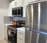 Bright & Quiet UnFurnished One Bedroom Apartment Available for Sublet