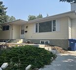 Bright and spacious 3 Bedroom Main floor