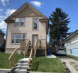 Full house rental in Calgarys core. 5 minutes from the center of downtown.