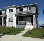 3 Bed 3 Bath Modern Duplex - Fenced in, ensuite, walk in closet & much more!