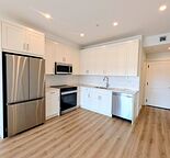 Brand New 2-Bedroom Ground Floor Condo | Pet friendly | A/C | Lake Access
