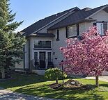 4 BR 2200 ft great home in the center of Somerset near LRT