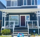 Beautifully blessed 3 bedroom house with tons of amenities with walking distance