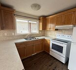 Large 3 bedroom townhouse in well developed neighborhood