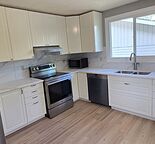 Cozy Two-Bedroom Main Floor for Rent