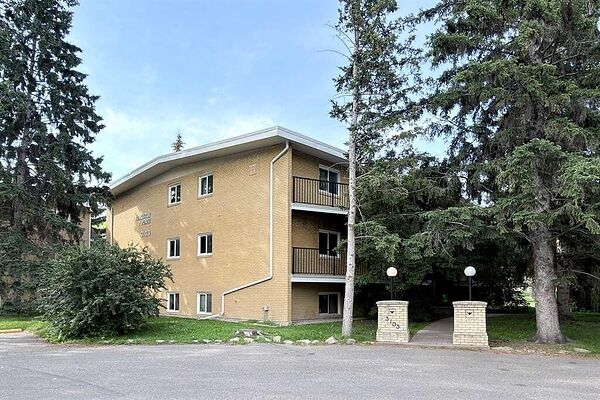 Bright 2 Bed Condo in Brentwood | 1 Parking stall | Walk to LRT & U of C