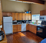 Brentwood room - minutes walk to LRT and U of C
