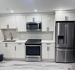 $1,050 | LEGAL 1-BED + DEN | 780 SQ FT | LAUNDRY