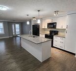 Beautiful Auburn Bay Townhouse for Rent – 2-Minute Walk to Seton Hospital