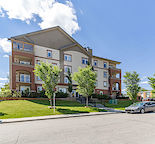 Luxury 2 Bed/2 Bath + Den Condo close to Downtown