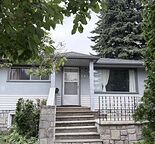 Banff Trail Room(Private bathroom)for Rent - Steps to C-Train, UofC & SAIT — Banff Trail, Calgary