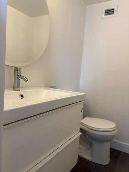 Updated 2 Bedroom Condo Wihkwentowin: incl. all utilities & underground parking