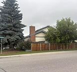 Beautifully Renovated 1,400 sq. ft. Detached Home in Desirable Queensland