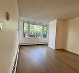 Steps from Prince’s Island Park – 1-Bedroom Condo in Eau Claire — Downtown, Calgary