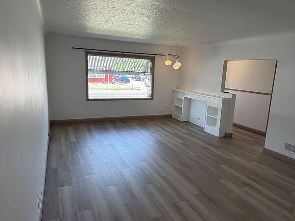 Inner city 3 bedroom main floor house in the community of Highland Park