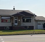 Inner city 3 bedroom main floor house in the community of Highland Park