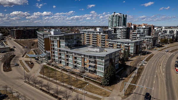 Penthouse | Century Park | AC | 1,630 Sq.Ft. | 3 Parking Stalls | All Utilities