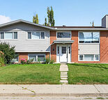Bright & Spacious 3-BR Main Floor Bi-evel in Inner-City Winston Heights — Winston Heights, Calgary