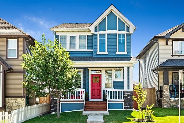 Cozy 3 Bedroom in Nolan Hill across from a Park