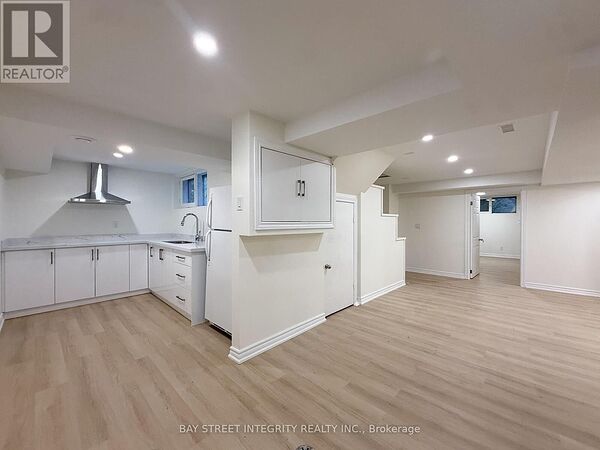 House in Toronto (Banbury-Don Mills)