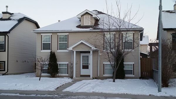 Main Floor of Bilevel House for RENT in Martindale