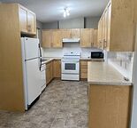 4 bedrooms and 2 bathrooms house in Varsity. Very close to University.