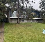 4 bedrooms and 2 bathrooms house in Varsity. Very close to University.