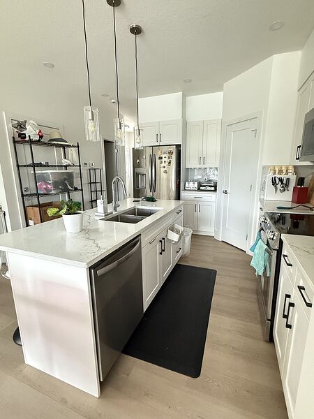 4 bedroom/3 full bath home near Southgarte & U of A-Central A/C