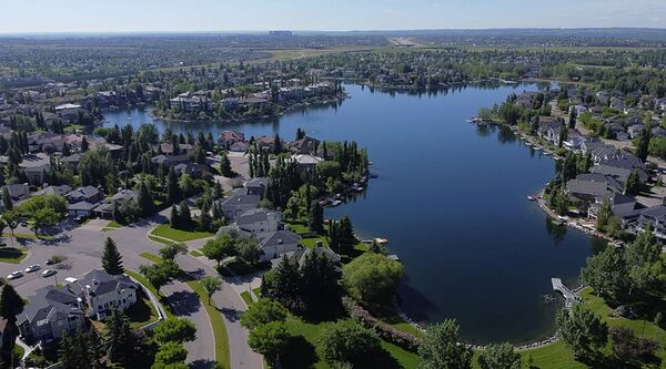 Bright & Large House Now Available with Lake Access!