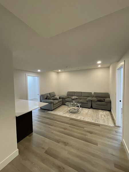 Bright & Modern Brand-New 2-Bedroom Basement Suite
