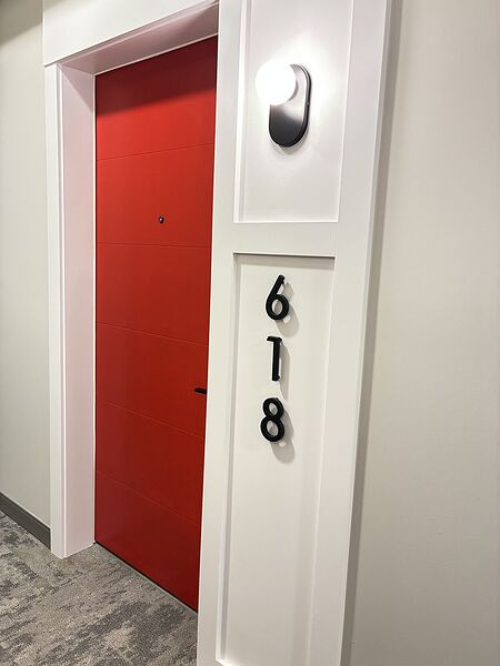 FOR RENT – TOP-FLOOR CONDO | AUTUMN AT UNIVERSITY DISTRICT Beautiful 551 sq. ft.