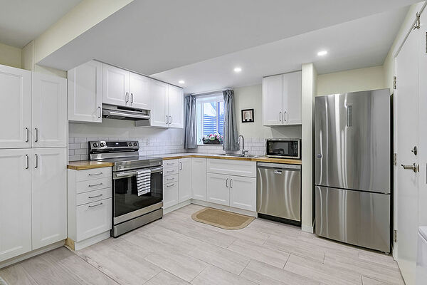 New Fully Furnished 1-Bedroom Basement Suite in Inglewood (Short or Long Term)