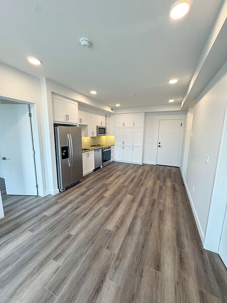 Luxury 2-Bed/2-Bath Condo Rental in the Heart of University District