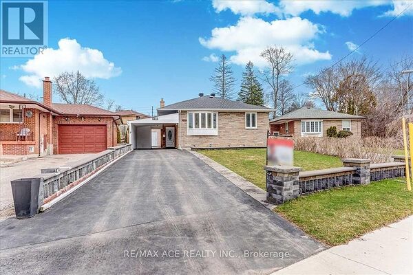 House in Toronto (Woburn)