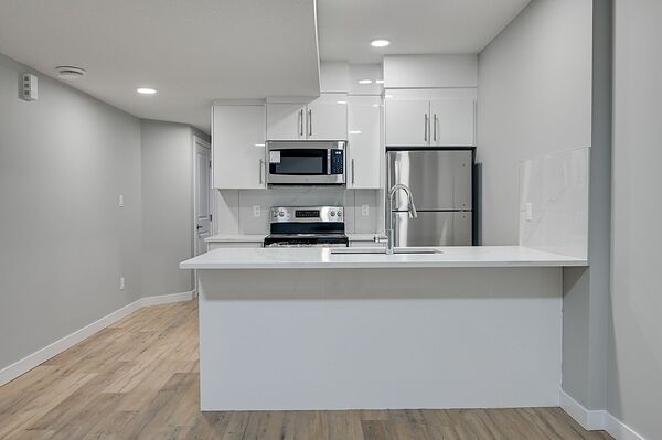 Brand New Basement Suite with Utilities included