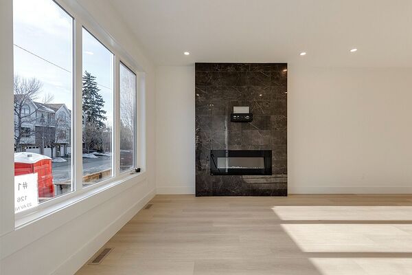 BRAND *NEW* LUXURY TOWNHOUSE - 2 bedroom 2.5 bathrooms