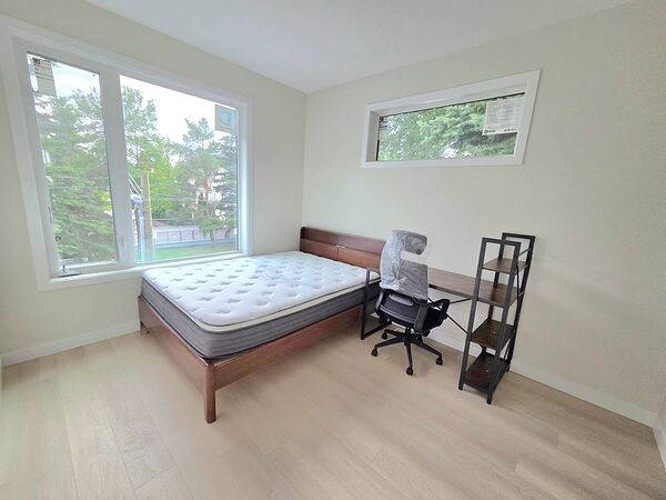 U of A Area | Furnished 3 Bed 3 Bath | Private Bathrooms | Utilities Included