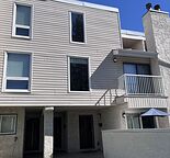 2Bed 1Bath townhome in Varsity!