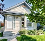 OVERSIZED DOUBLE GARAGE! 3 Bedroom 2 bath in Cranston — Cranston, Calgary