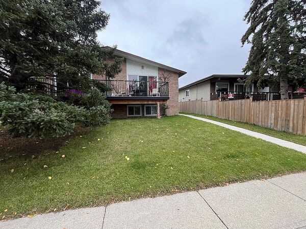 Bright & Spacious 2-Bedroom Basement Suite in Bowness
