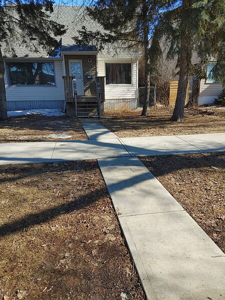 AVAILABLE TO RENT ON NOV 1 FULL HOUSE AT SPRUCE AVENUE.AVAILABLE FOR RENT Nov 1