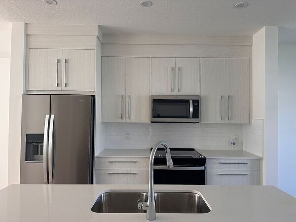 Modern 4 Bed | 2.5 Bath Townhome in Belmont – Available Now!
